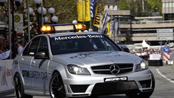 Mercedes-Benz C 63 AMG DTM: Modernizovaný safety car pro DTM