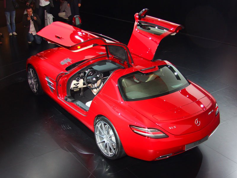 Mercedes-Benz SLS