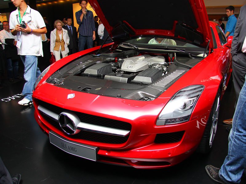 Mercedes-Benz SLS