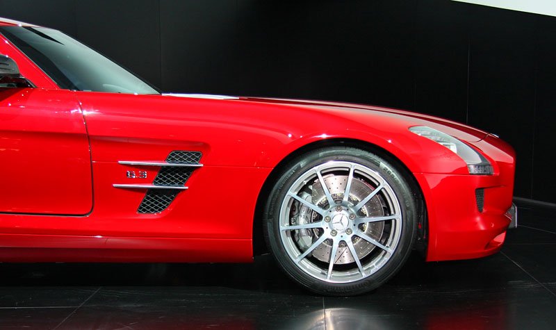 Mercedes-Benz SLS