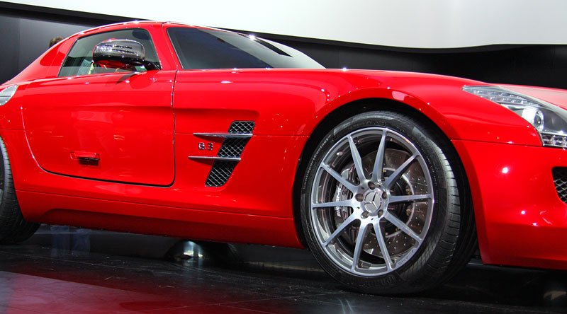 Mercedes-Benz SLS