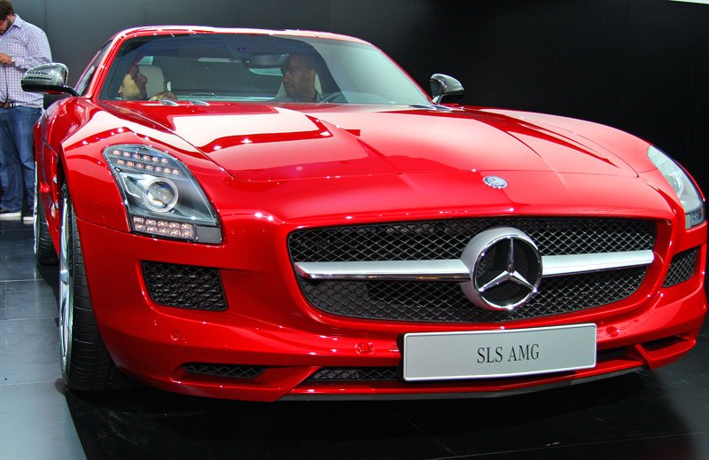 Mercedes-Benz SLS