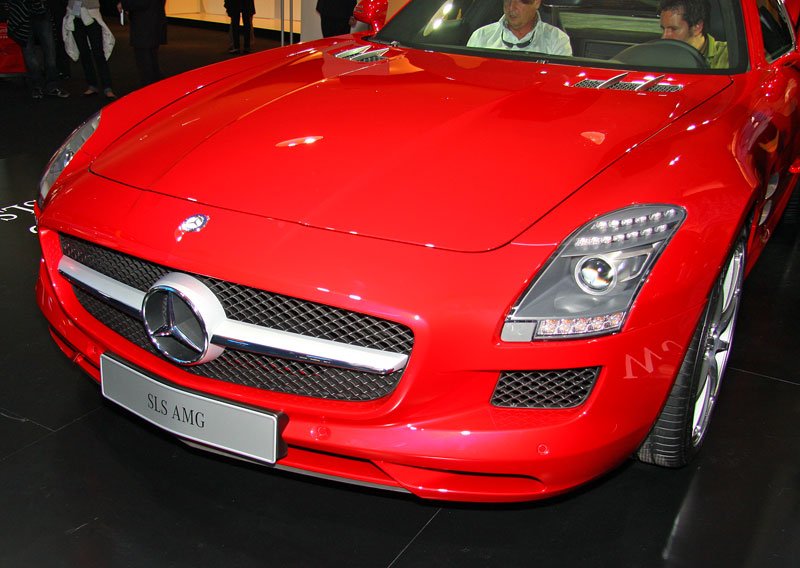 Mercedes-Benz SLS