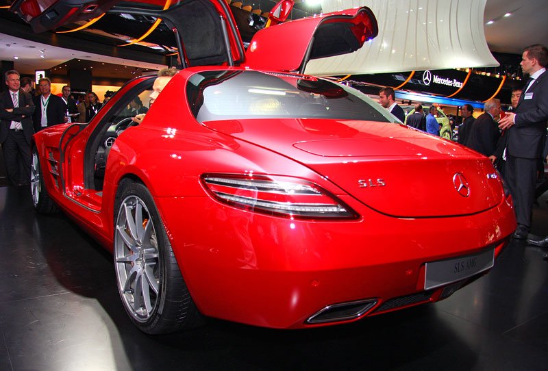 Mercedes-Benz SLS