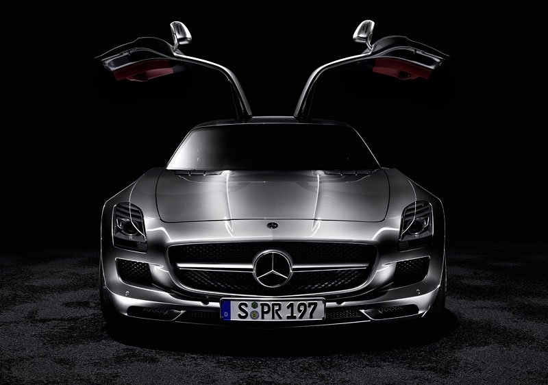 Mercedes-Benz SLS