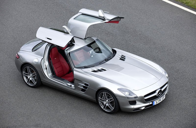 Mercedes-Benz SLS