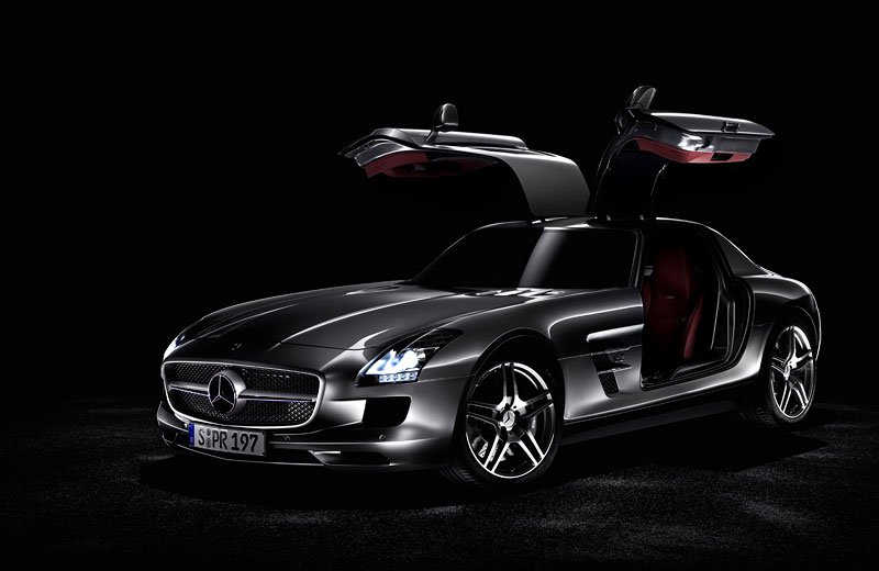 Mercedes-Benz SLS