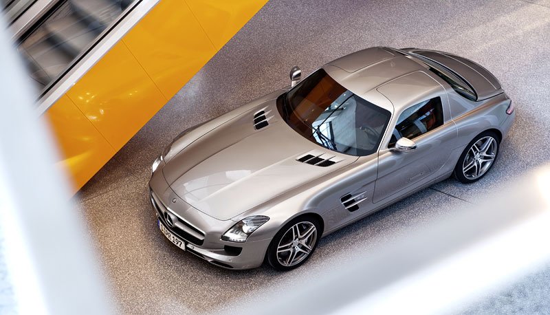 Mercedes-Benz SLS