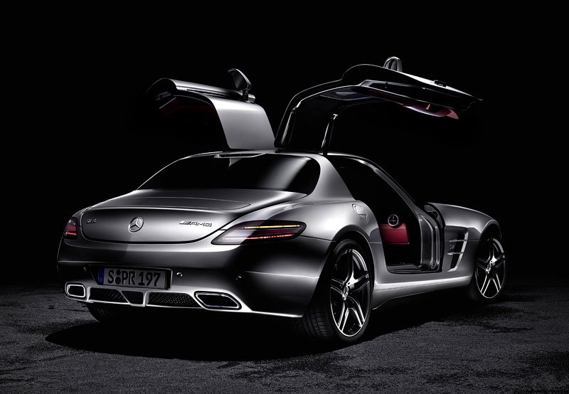 Mercedes-Benz SLS