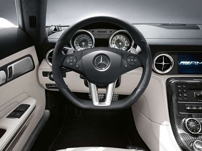 Mercedes-Benz SLS