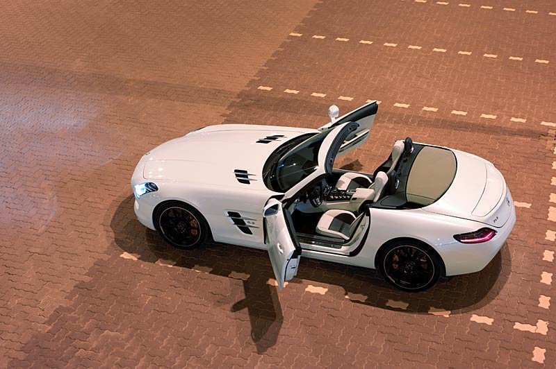 Mercedes-Benz SLS