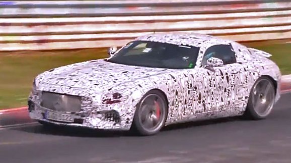 Spy video: Mercedes-AMG GT burácí na Severní smyčce