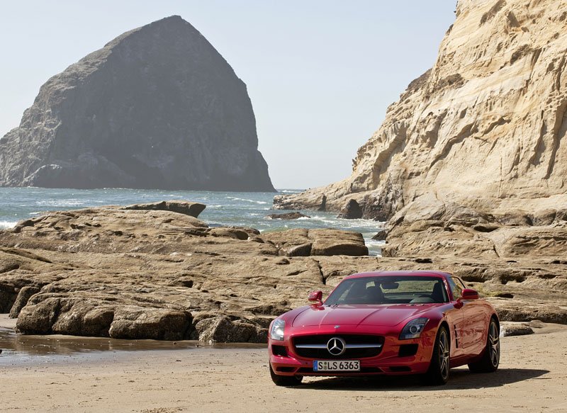 Mercedes-Benz SLS