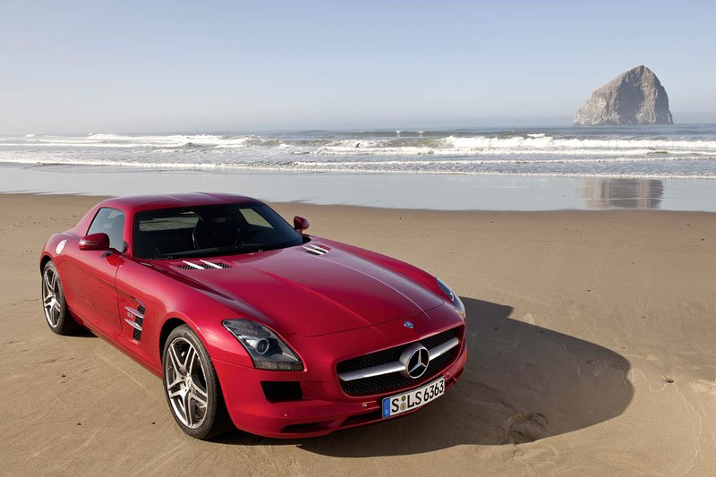 Mercedes-Benz SLS