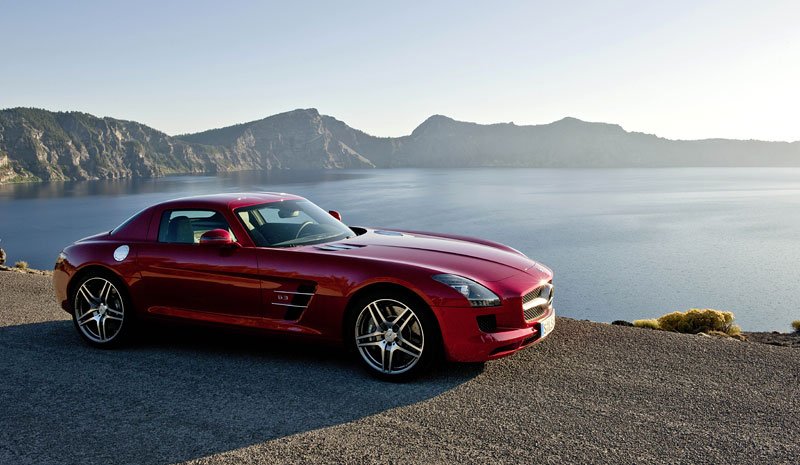 Mercedes-Benz SLS