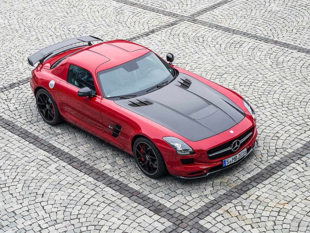 Mercedes-Benz SLS