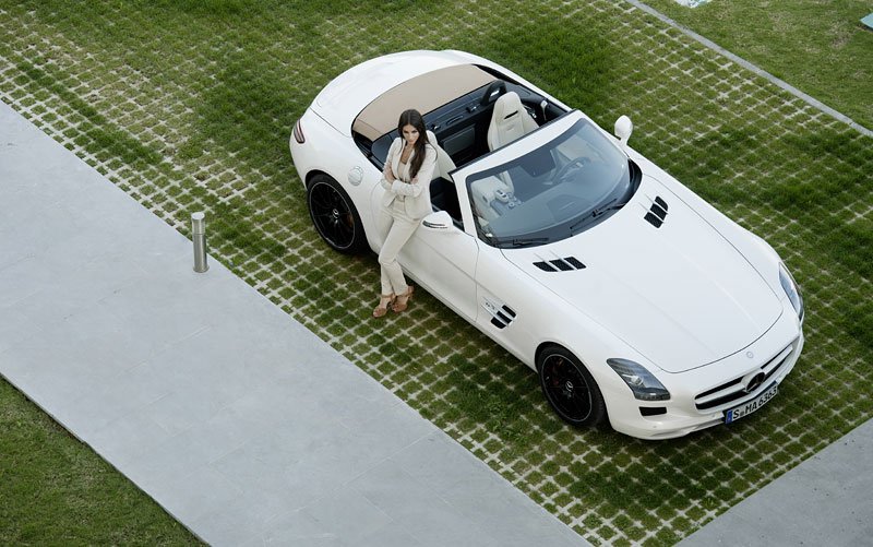 Mercedes-Benz SLS