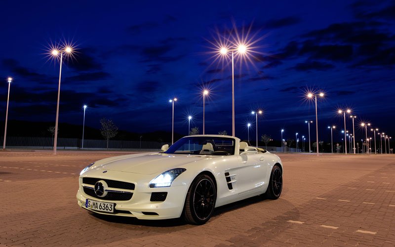 Mercedes-Benz SLS