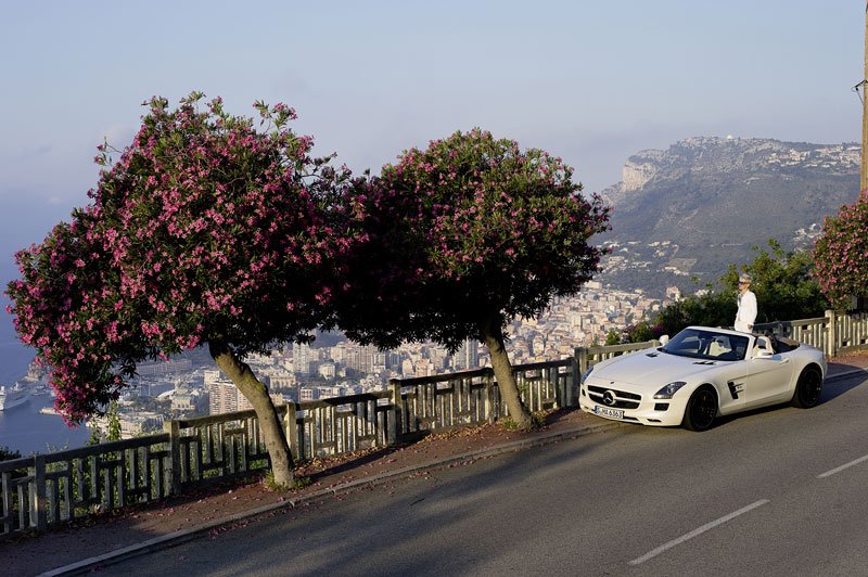 Mercedes-Benz SLS