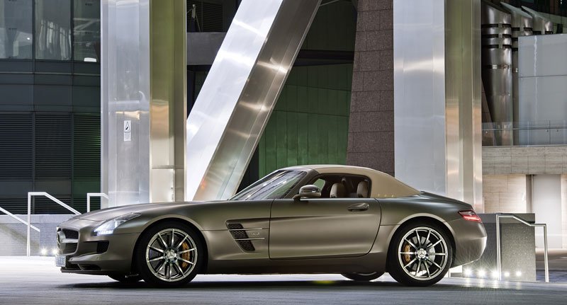 Mercedes-Benz SLS