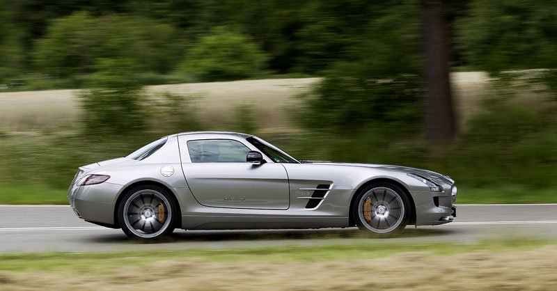 Mercedes-Benz SLS