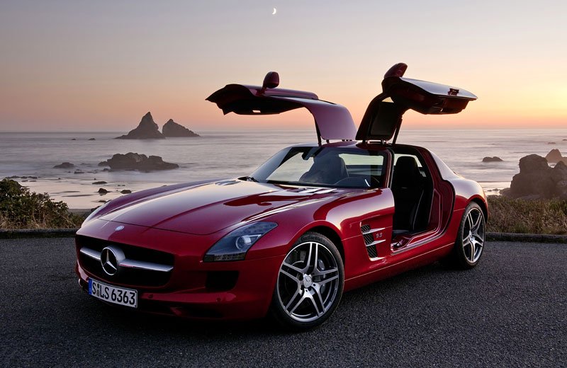 Mercedes-Benz SLS