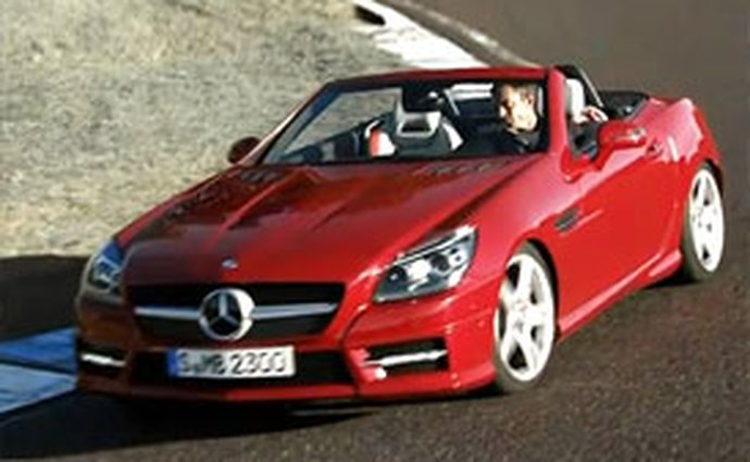 Video: Mercedes-Benz SLK – Ve studiu i na silnici