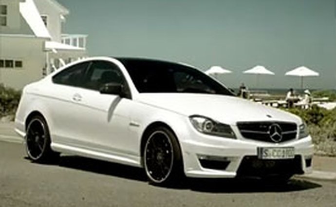 Video: Mercedes-Benz C 63 AMG Coupé –  V akci s Ducati 848 EVO