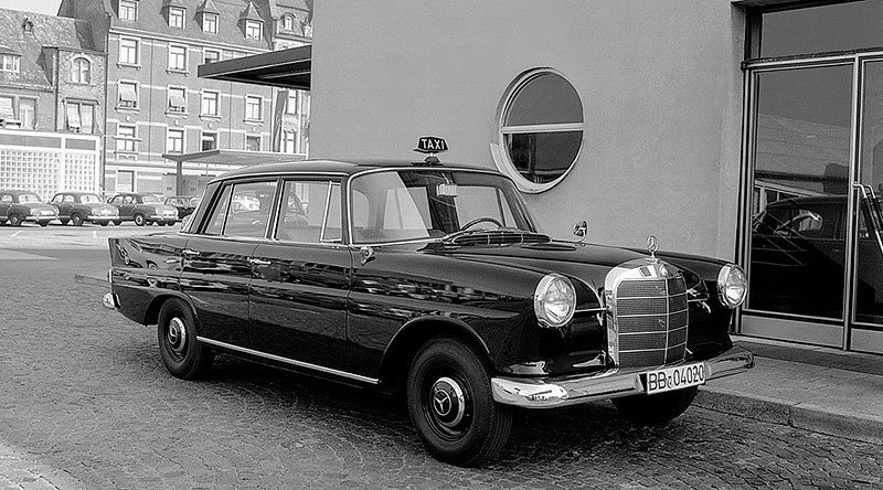 Mercedes-Benz W110 FIntail