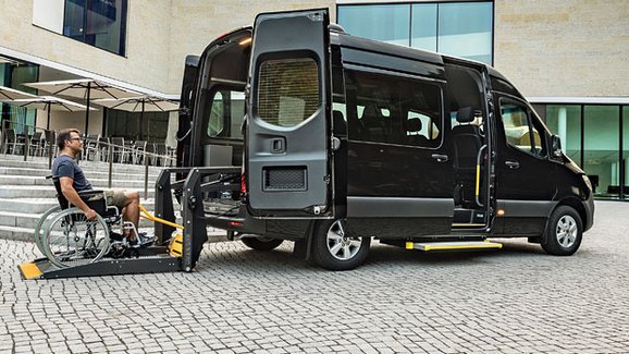 Daimler Buses myslí i na cestující se sníženou pohyblivostí