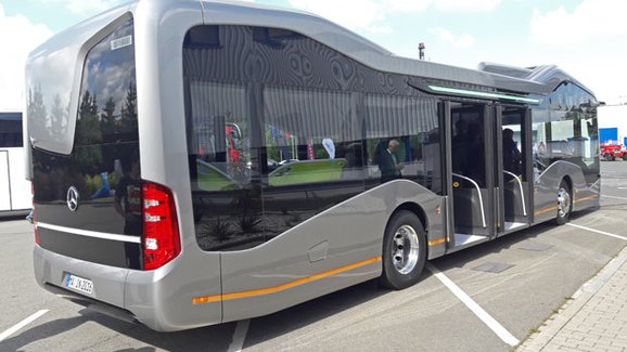 Mercedes-Benz Future Bus: Naživo