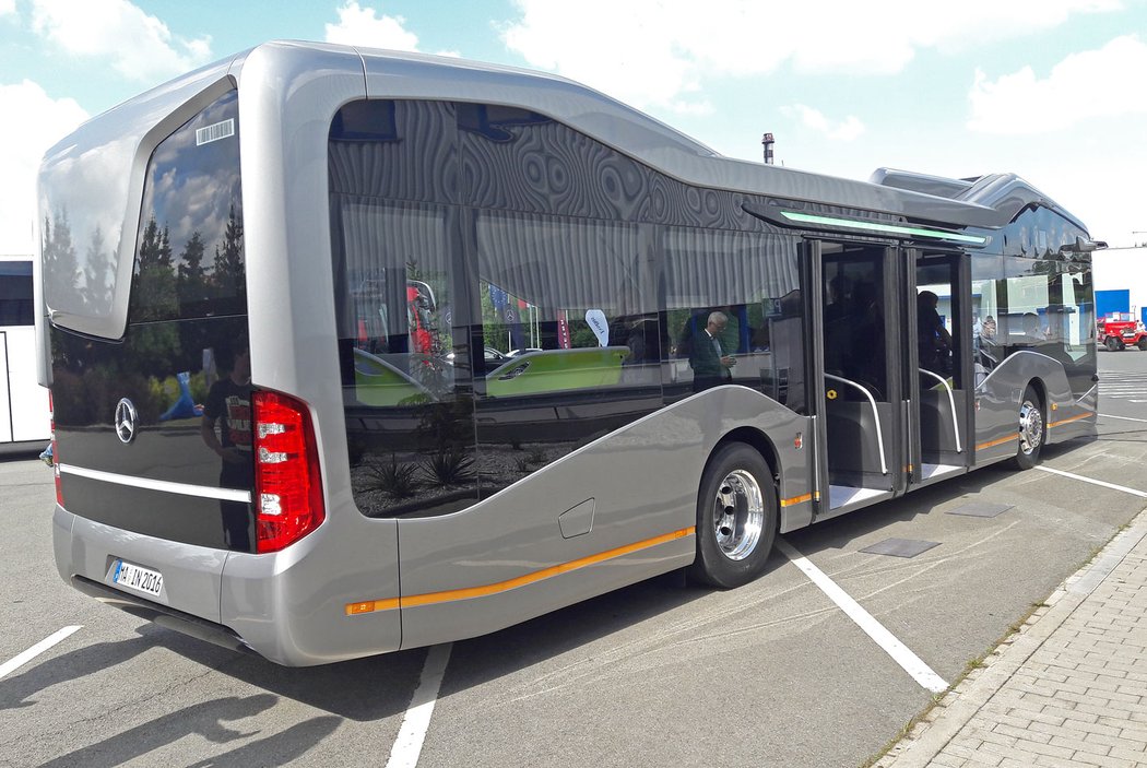 Mercedes-Benz Future Bus