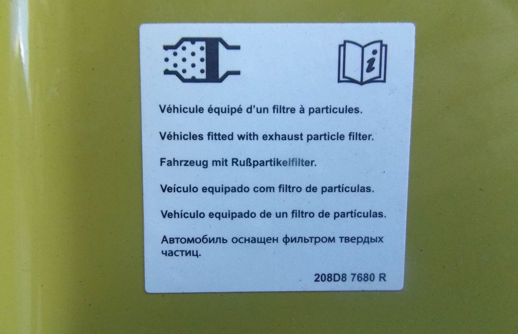 Upozornění na přítomnost filtru pevných částic je pro výhradně městský provoz velmi důležité