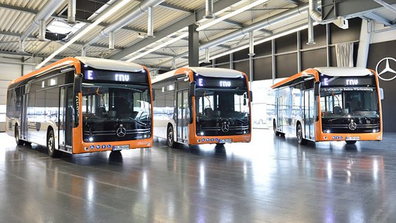 Mercedes-Benz pokračuje v dodávkách elektrických autobusů eCitaro 