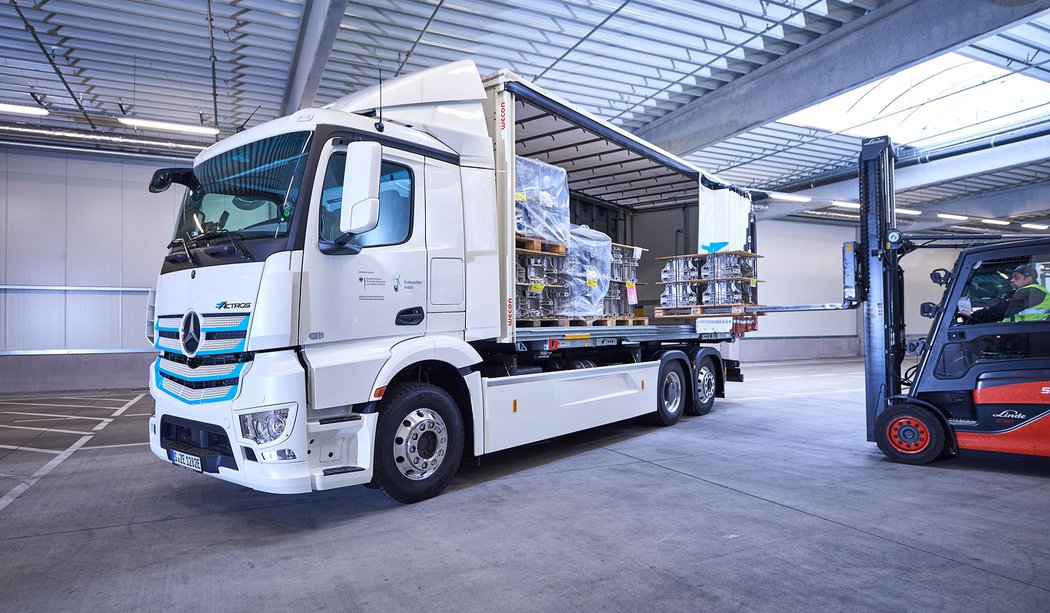 Mercedes-Benz eActros Logistik Schmitt