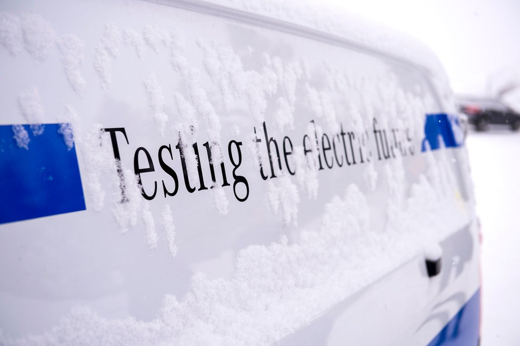 Mercedes-Benz Vans a testování elektrických dodávek na sněhu a ledu