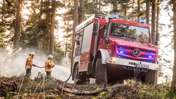 Mercedes-Benz Unimog jako nepostradatelný pomocník pro boj s lesními požáry 