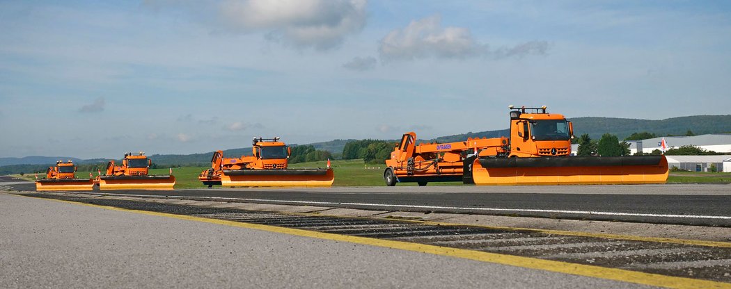 Mercedes-Benz Arocs – autonomní sněhové pluhy pro letiště