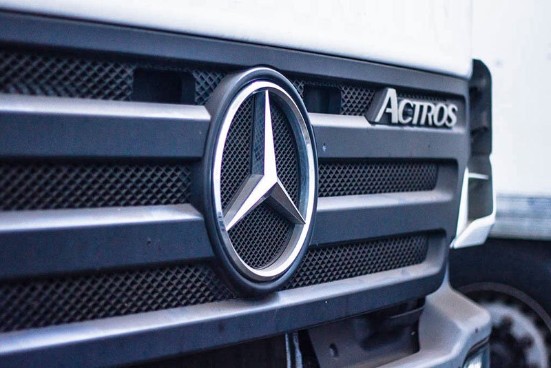 Mercedes-Actros jako patrový pojízdný hotel