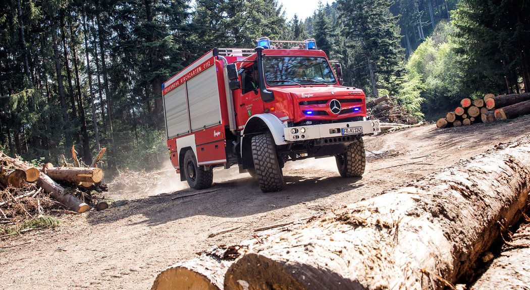 Mercedes-Benz Unimog U 5023 pro boj s lesními požáry