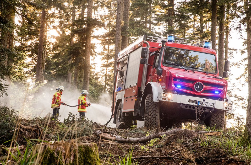 Mercedes-Benz Unimog U 5023 pro boj s lesními požáry