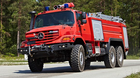 Mercedes-Benz Zetros pro boj s ohněm