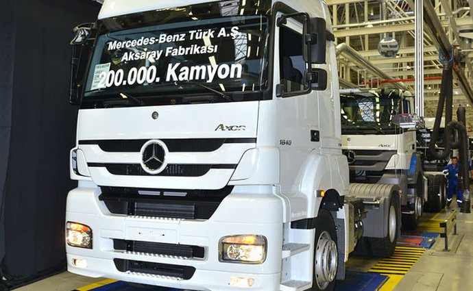 Mercedes-Benz slaví milník v historii výroby v Turecku