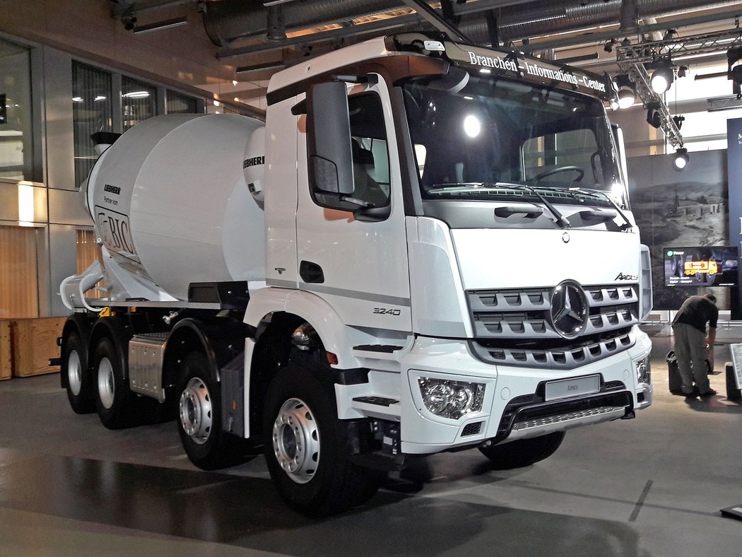 Mercedes-Benz Arocs