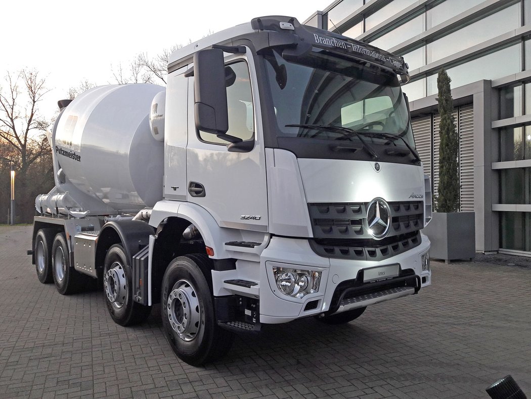 Mercedes-Benz Arocs