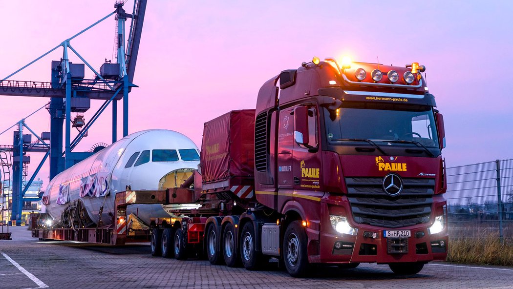 Mercedes-Benz Actros 4163 SLT – transport Airbus