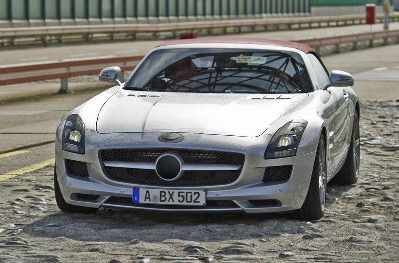 Mercedes-Benz SLS