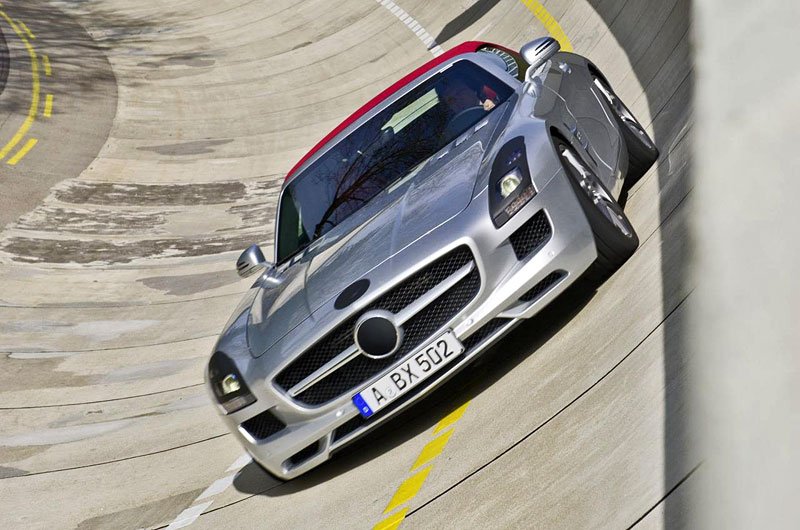 Mercedes-Benz SLS