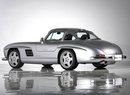 Klasický Mercedes-Benz 300 SL, ale s moderní technikou od AMG. Je to zločin?