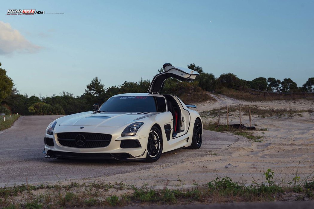 Mercedes-Benz SLS